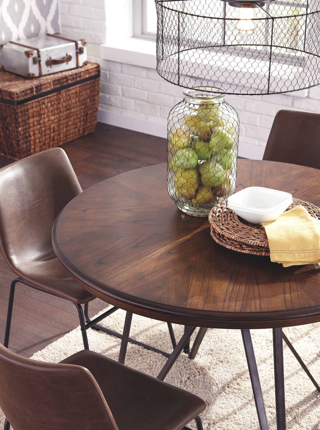 Centiar - Round Dining Room Table - Brown