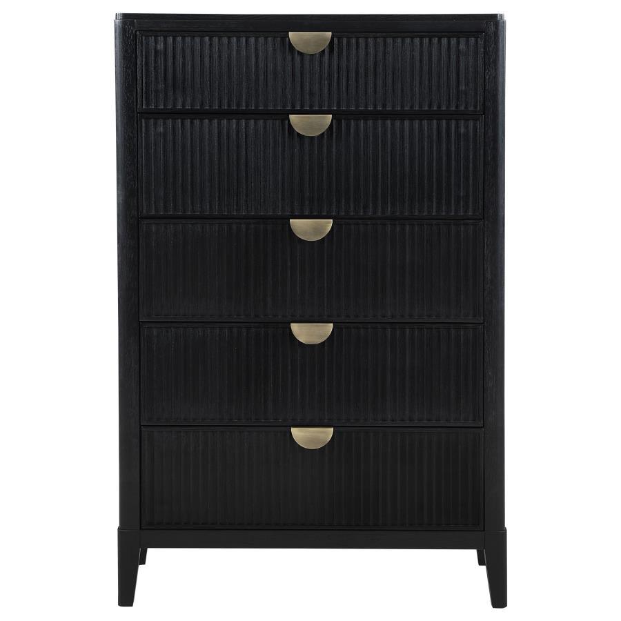 Brookmead 5-Drawer Bedroom Chest in Black – Modern Fluted Drawer Fronts with Felt-Lined Top Drawer, Golden Half-Moon Handles, and Compact Stylish Design