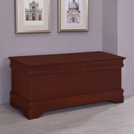 Pablo – Warm Brown Cedar Chest with Cedar-Lined Interior, Flip-Top Safety Hinge, Traditional Base Molding & Ample Storage