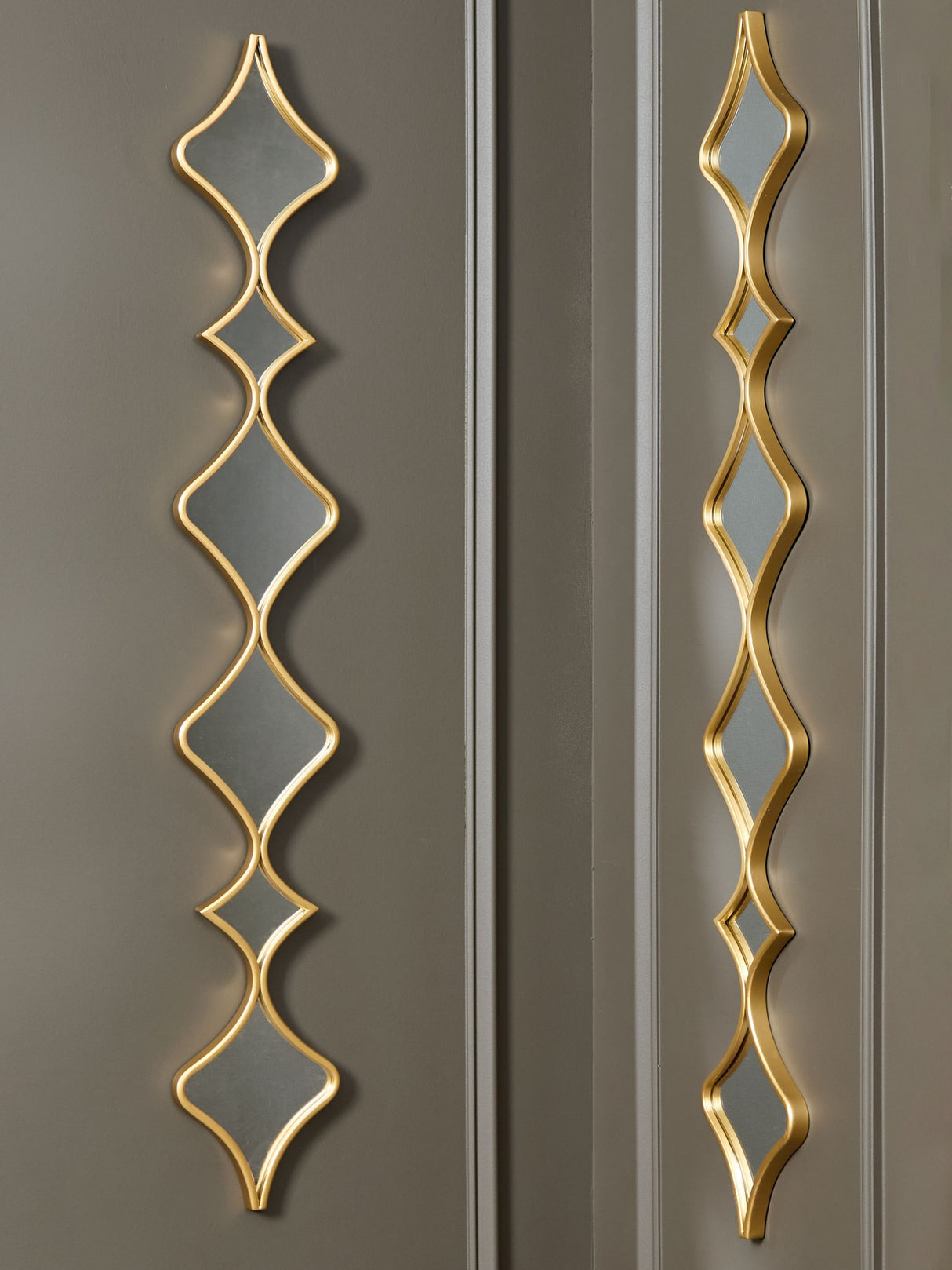 Harriswood - Accent Mirror Set (Set of 2) - Gold Finish