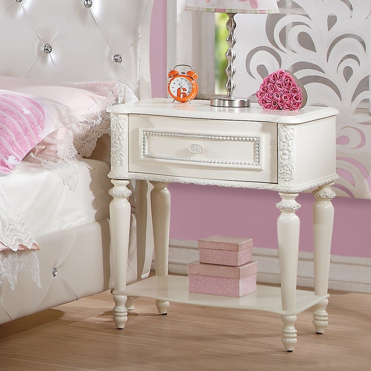 Dorothy - Nightstand With 1 Drawer - Ivory