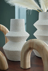 Maddwarth - White / Natural Brown - Accessory Set (Set of 5)